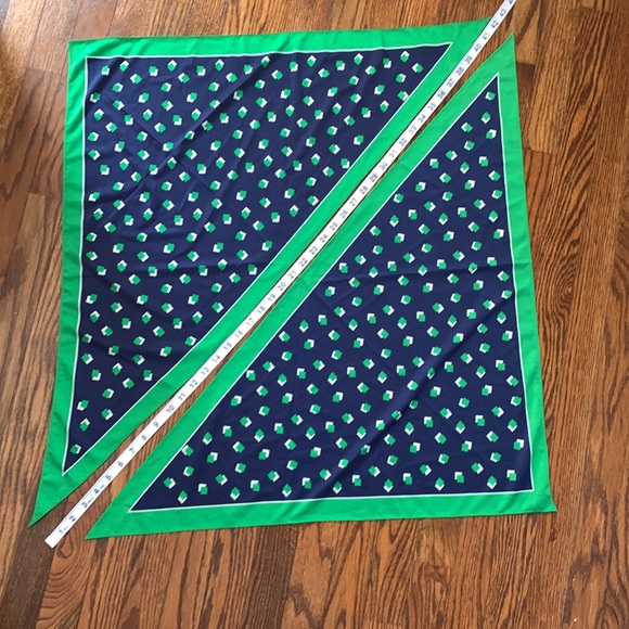 Unbranded | Pair of Blue, White & Kelley Green Triangle Scarves - Picture 3 of 5